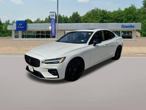 2023 Volvo S60 B5 Ultimate Black Edition