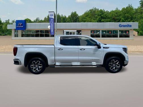 White Frost Tri-Coat 2023 GMC Sierra 1500 SLT