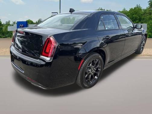 2023 Chrysler 300 Touring L