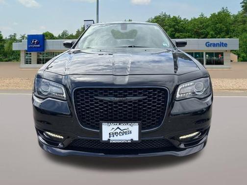 2023 Chrysler 300 Touring L
