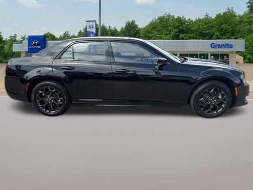 2023 Chrysler 300 Touring L