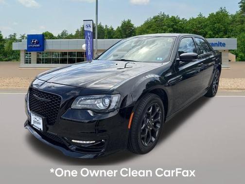 2023 Chrysler 300 Touring L