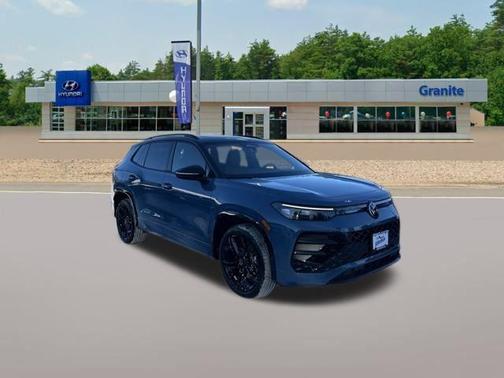 2025 Volkswagen Tiguan 2.0T SE R-Line Black