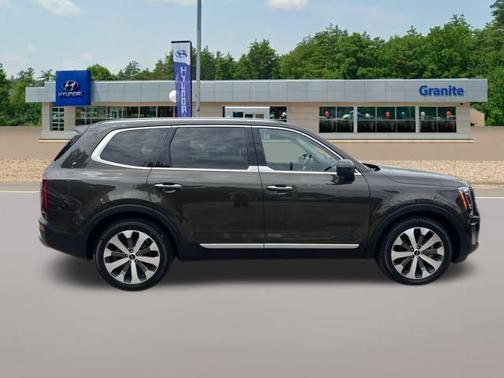 2022 Kia Telluride S