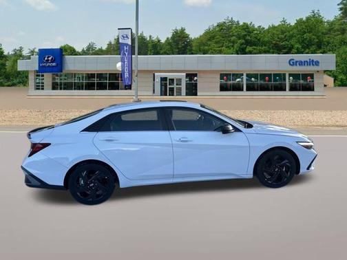 2026 Hyundai ELANTRA SEL