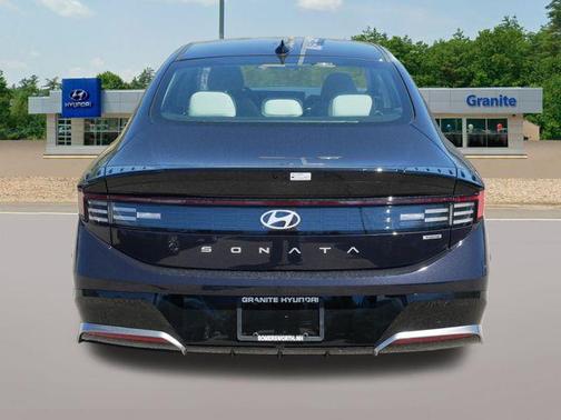 2025 Hyundai SONATA Hybrid SEL