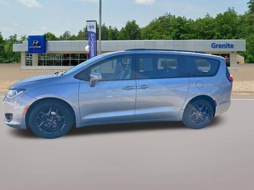 Billet Silver Metallic Clearcoat 2019 Chrysler Pacifica Touring-L Plus