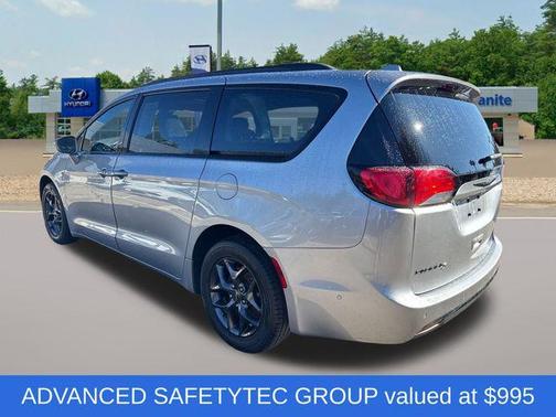 Billet Silver Metallic Clearcoat 2019 Chrysler Pacifica Touring-L Plus