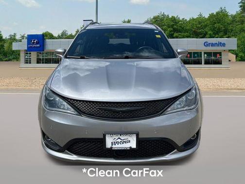 Billet Silver Metallic Clearcoat 2019 Chrysler Pacifica Touring-L Plus