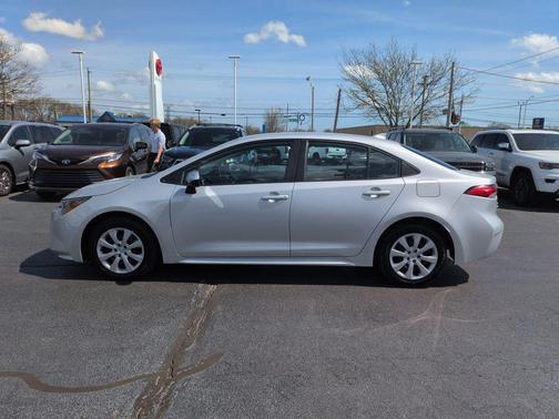 Classic Silver Metallic 2021 Toyota Corolla LE