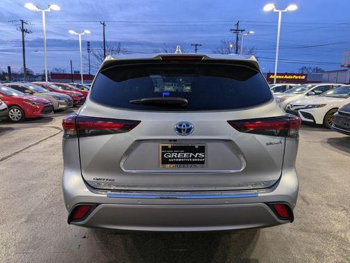 2024 Toyota Highlander Hybrid Platinum
