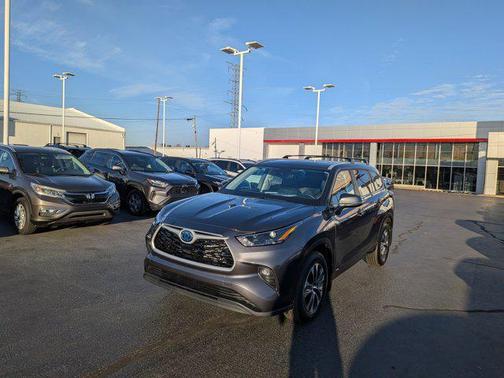 2024 Toyota Highlander Hybrid XLE