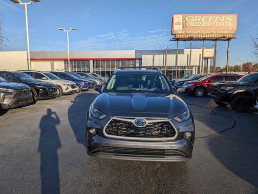 2024 Toyota Highlander Hybrid XLE