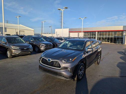 2024 Toyota Highlander Hybrid XLE