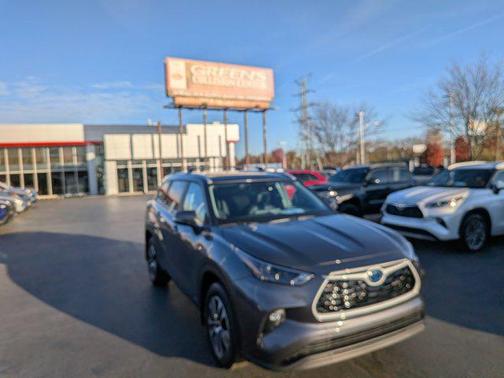 2024 Toyota Highlander Hybrid XLE