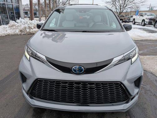 2023 Toyota Sienna XSE 7 Passenger