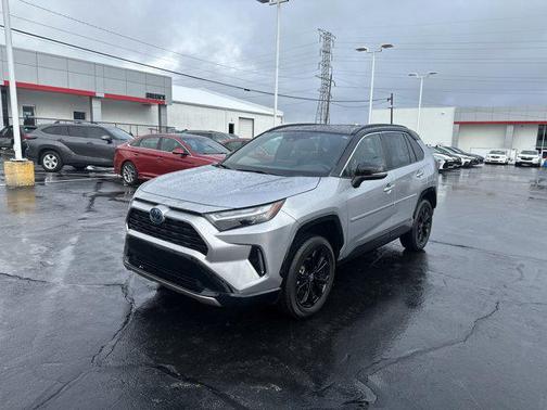 2022 Toyota RAV4 Hybrid SE