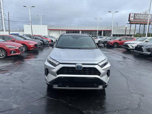 2022 Toyota RAV4 Hybrid SE