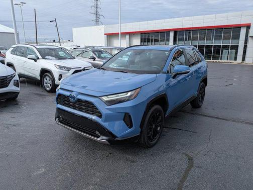 2024 Toyota RAV4 Hybrid SE