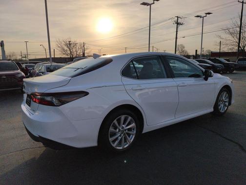 Ice Cap 2023 Toyota Camry LE