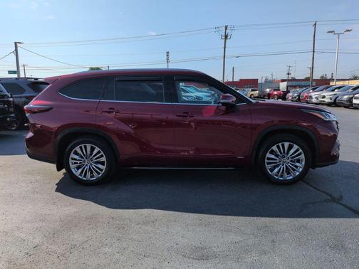 Ruby Flare Pearl 2025 Toyota Highlander Hybrid Platinum