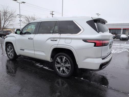 2024 Toyota Sequoia Capstone