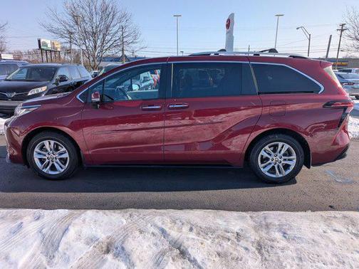 2022 Toyota Sienna Limited
