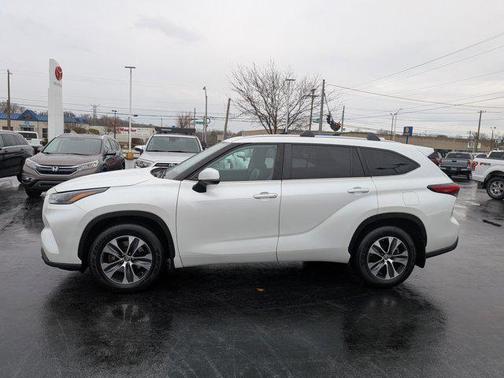 2023 Toyota Highlander XLE