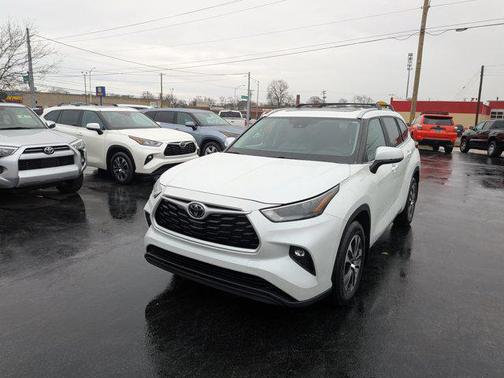 2023 Toyota Highlander XLE
