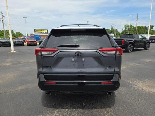 2025 Toyota RAV4 Hybrid SE