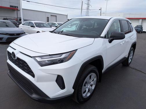 2025 Toyota RAV4 LE