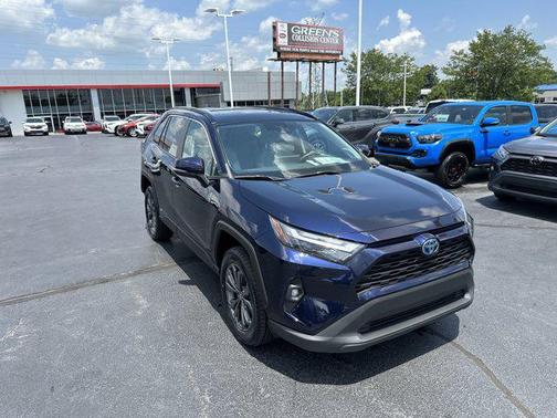2022 Toyota RAV4 Hybrid XLE Premium