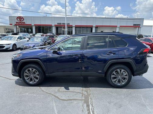 2022 Toyota RAV4 Hybrid XLE Premium
