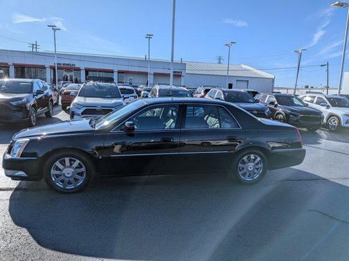 2008 Cadillac DTS Base