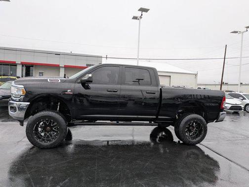 2020 RAM 2500 Big Horn Crew Cab 4X4 6'4' Box