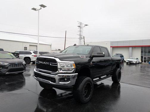 2020 RAM 2500 Big Horn Crew Cab 4X4 6'4' Box