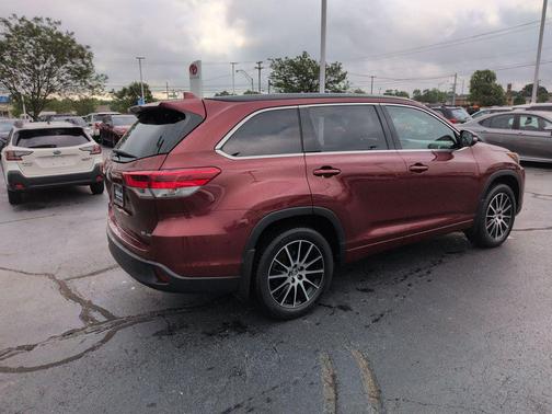 Salsa Red Pearl 2017 Toyota Highlander SE