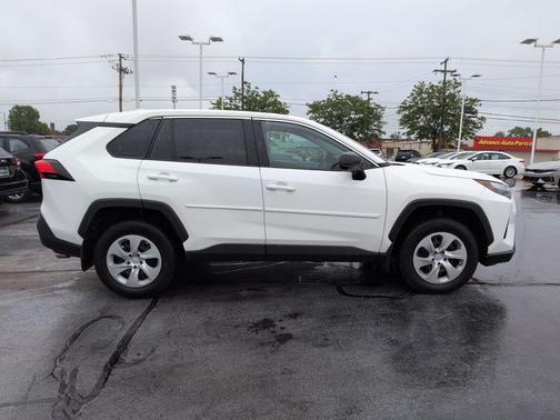 Ice Cap 2024 Toyota RAV4 LE