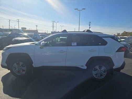 2025 Toyota RAV4 Hybrid XLE