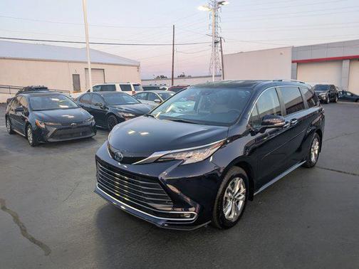 2024 Toyota Sienna Limited 7-Passenger