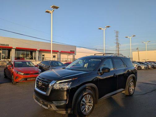 2023 Nissan Pathfinder SL 4WD