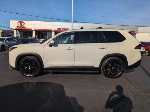Cream 2024 Toyota Grand Highlander Hybrid Limited MAX