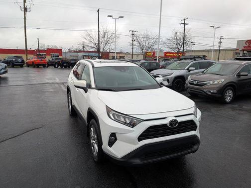 2019 Toyota RAV4 XLE Premium