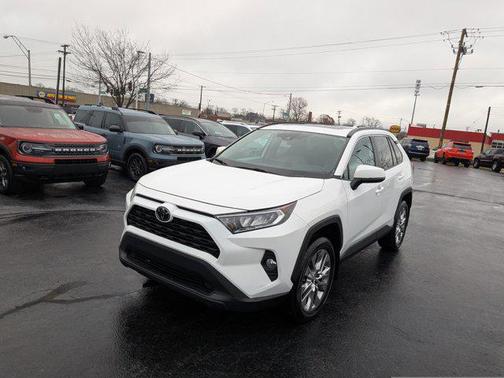 2019 Toyota RAV4 XLE Premium