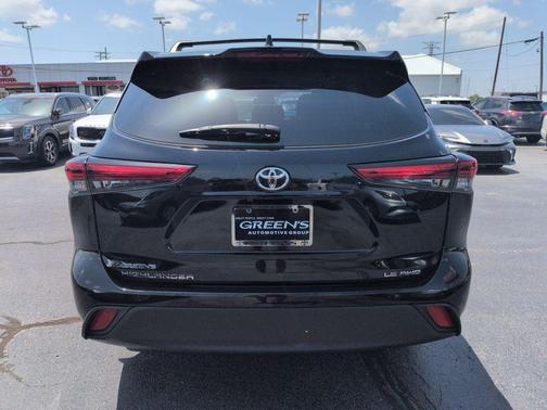 Midnight Black Metallic 2023 Toyota Highlander LE