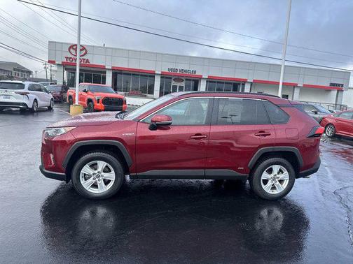 2020 Toyota RAV4 Hybrid XLE
