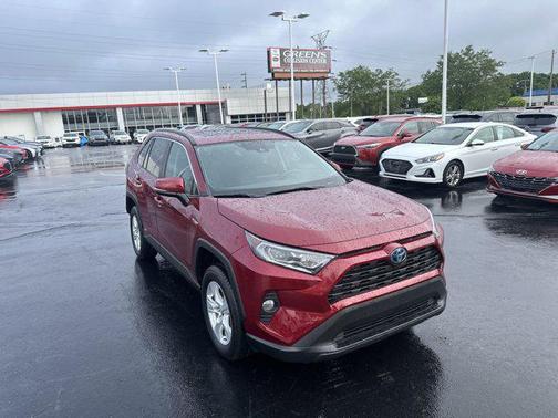2020 Toyota RAV4 Hybrid XLE