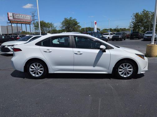 White 2022 Toyota Corolla LE