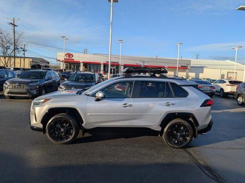 2024 Toyota RAV4 Hybrid SE