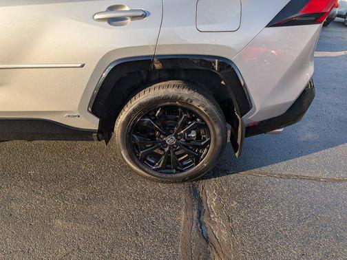 2024 Toyota RAV4 Hybrid SE